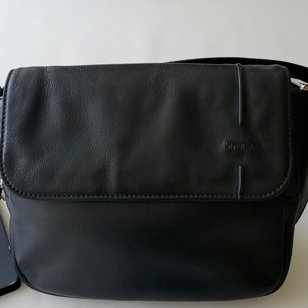 Rare NWT Tumi Canyon Verdon Hip Waist Belt Pack Bag in Black Leather